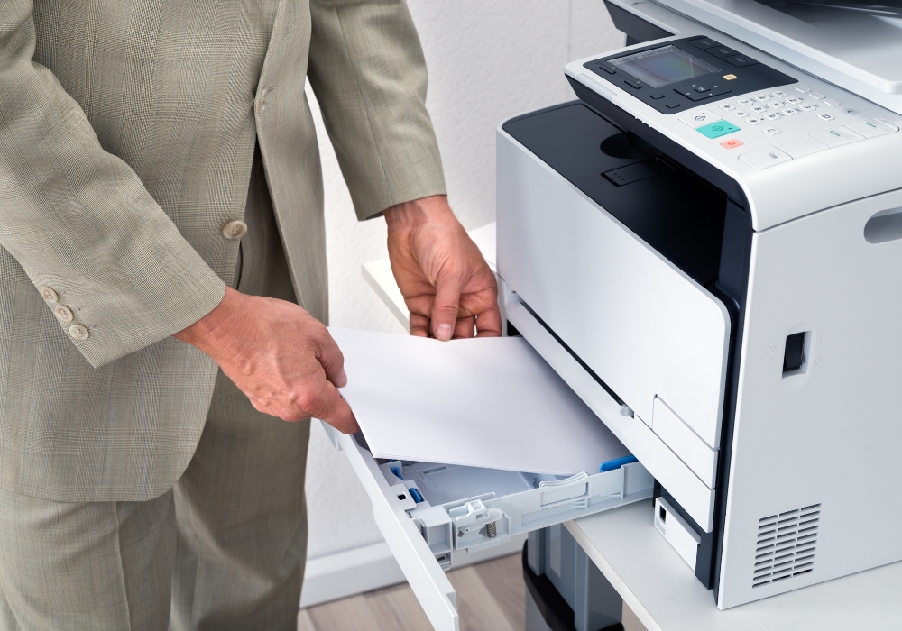 Les essentiels pour une gestion documentaire efficace : Imprimantes, scanners et solutions numériques