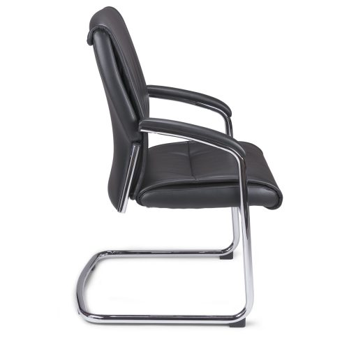 Fauteuil Visiteur Structure luge en acier chromé, accoudoirs manchettes soft touch  Assise & dossier tissu PU façon cuir noir